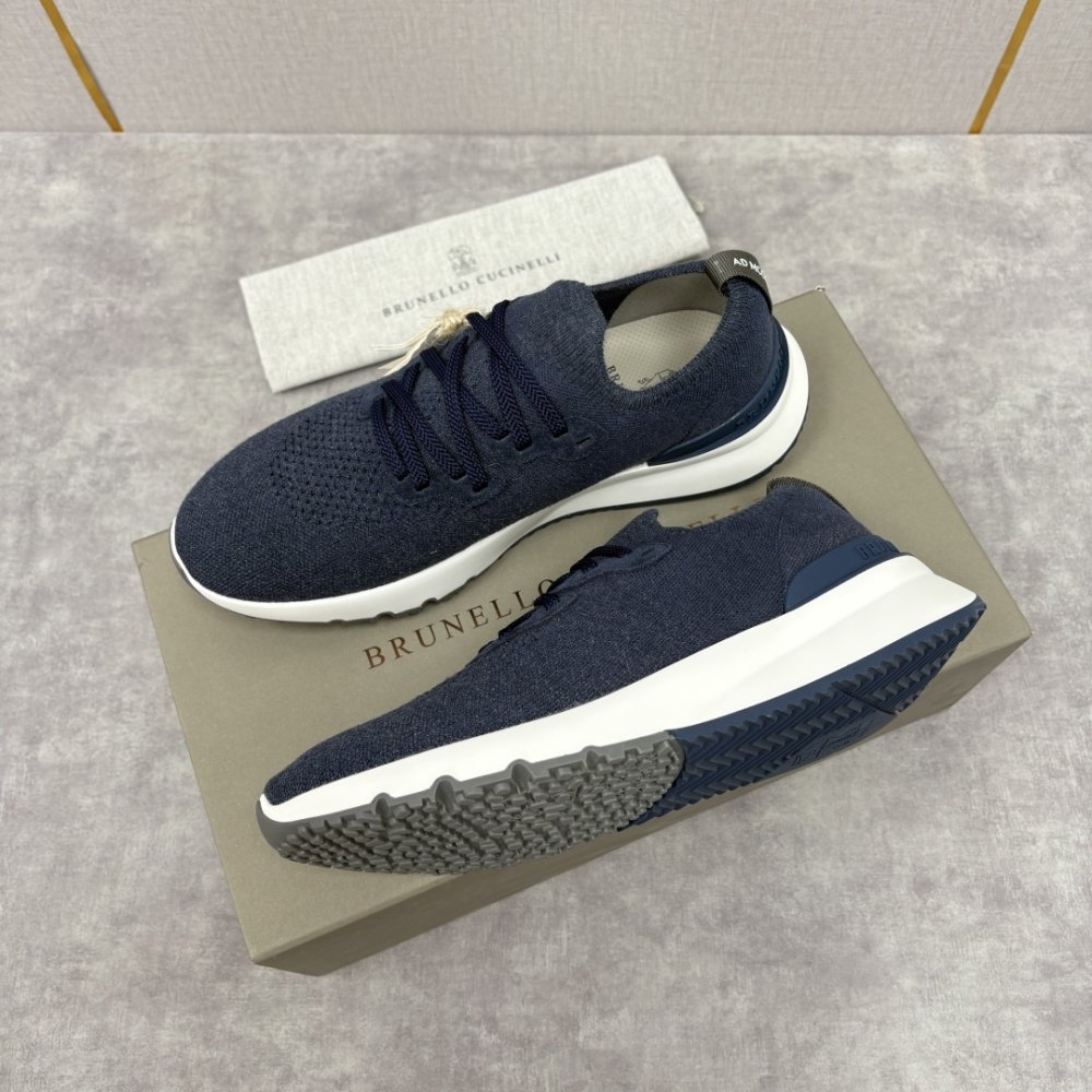 Кросівки чоловічі