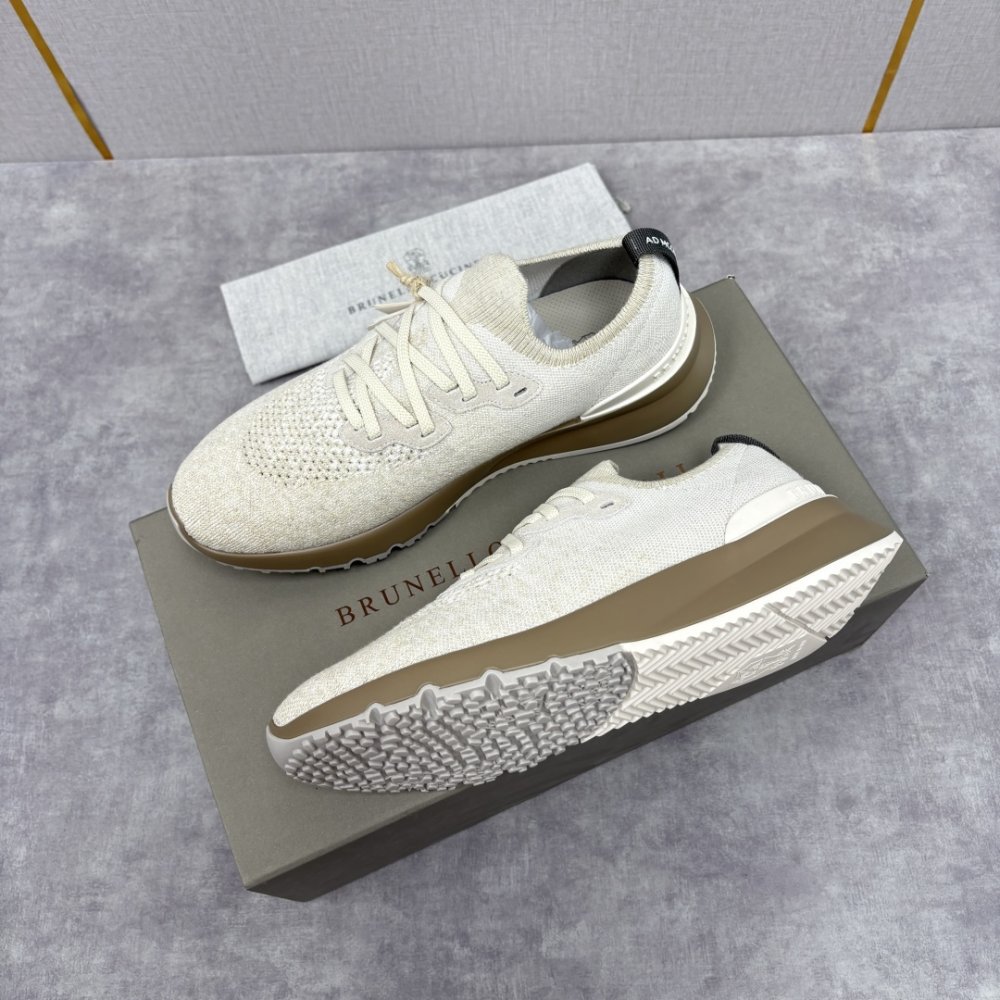 Кросівки чоловічі