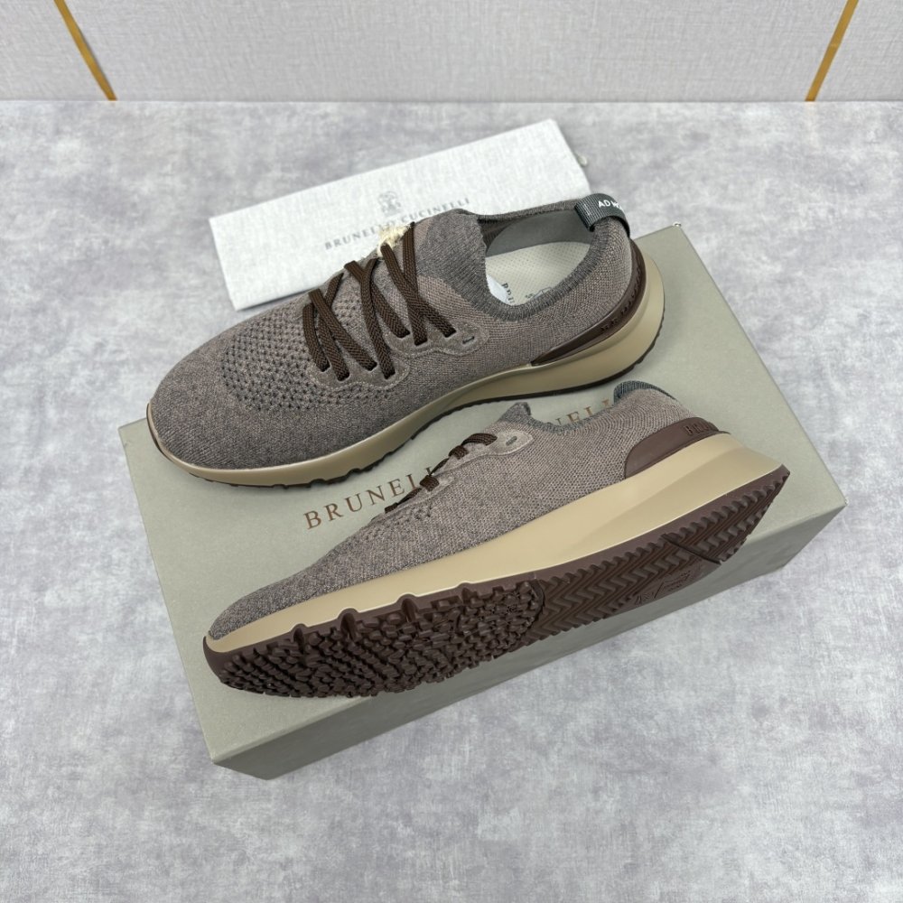 Кросівки чоловічі