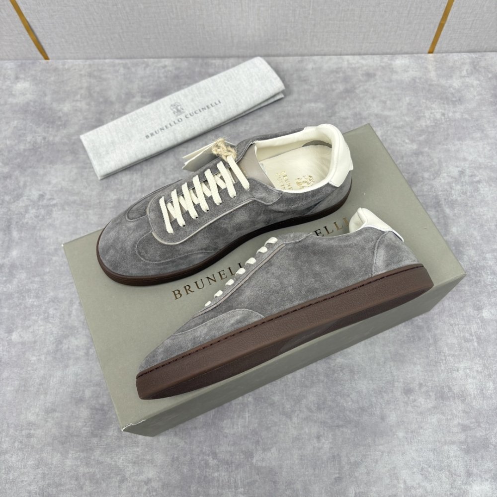 Кросівки чоловічі