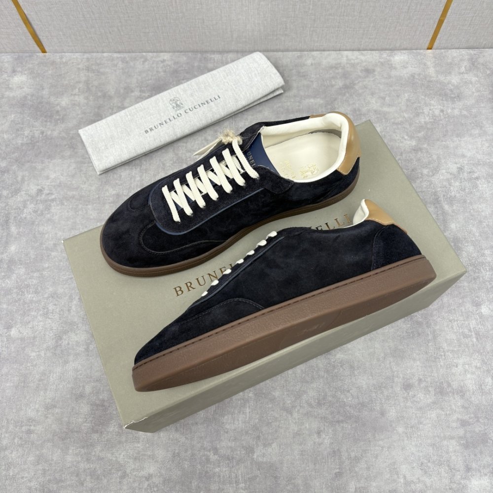 Кросівки чоловічі