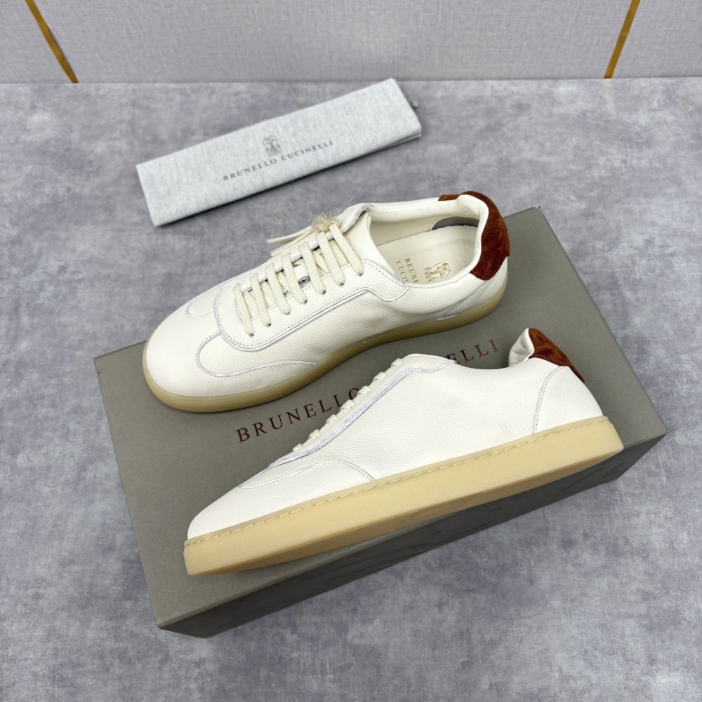 Кросівки чоловічі