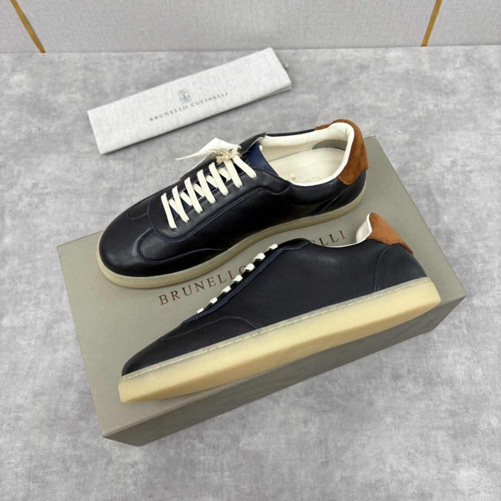 Кросівки чоловічі