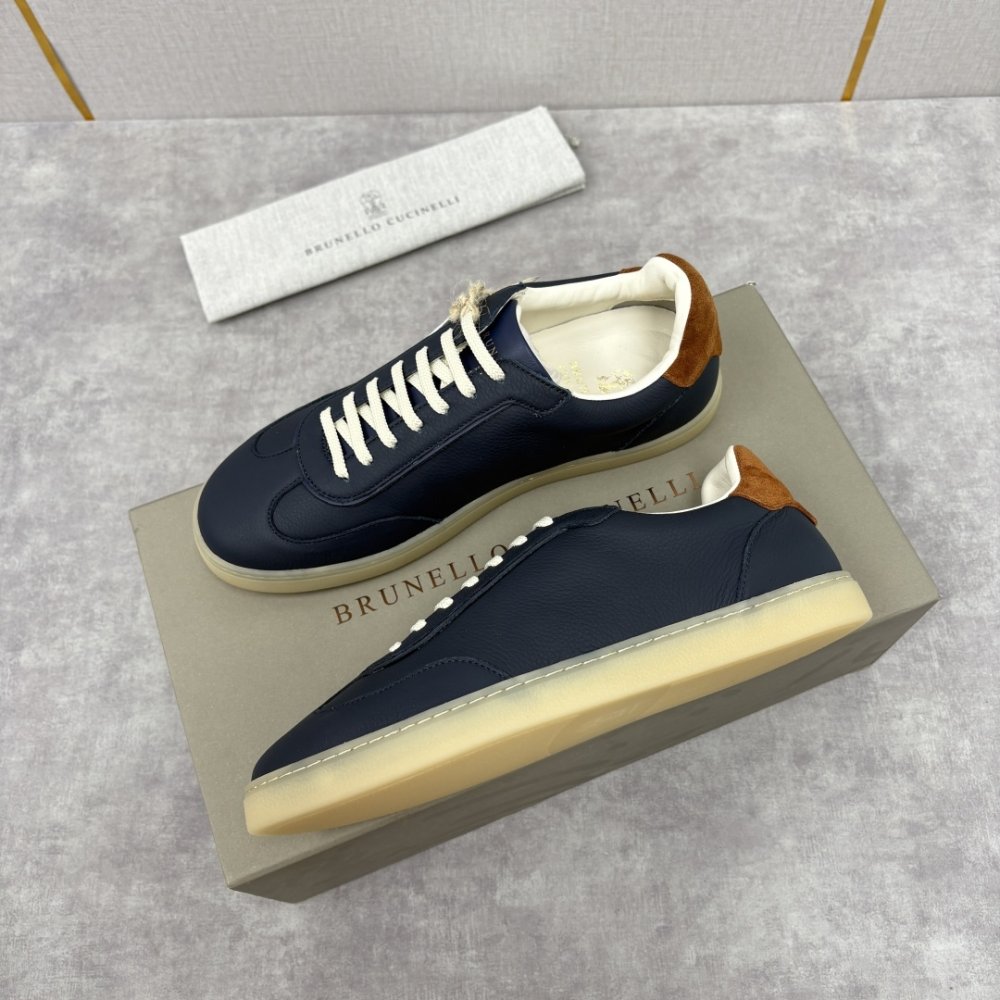 Кросівки чоловічі