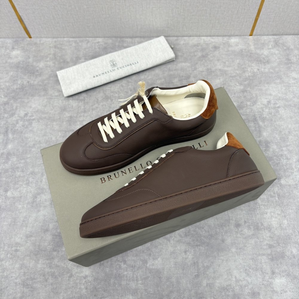 Кросівки чоловічі