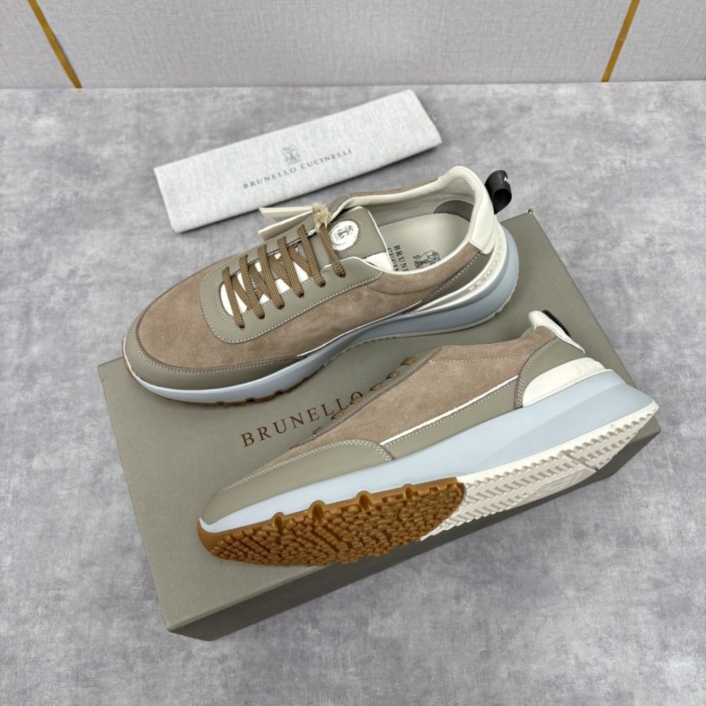 Кросівки чоловічі