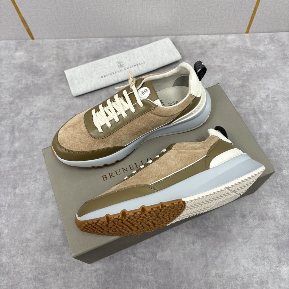 Кросівки чоловічі