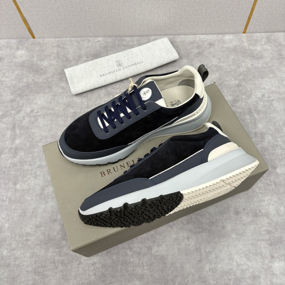 Кросівки чоловічі