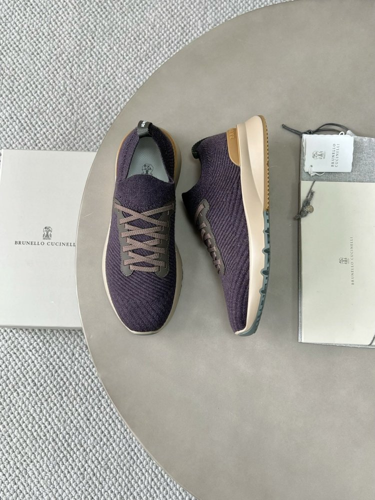 Кросівки чоловічі