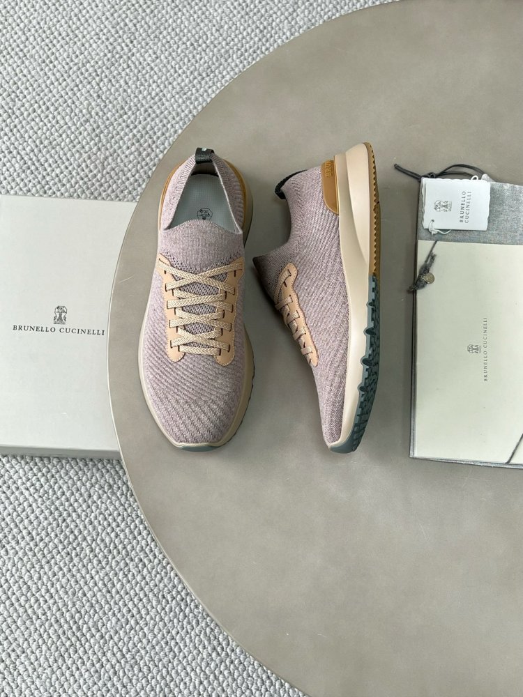 Кросівки чоловічі