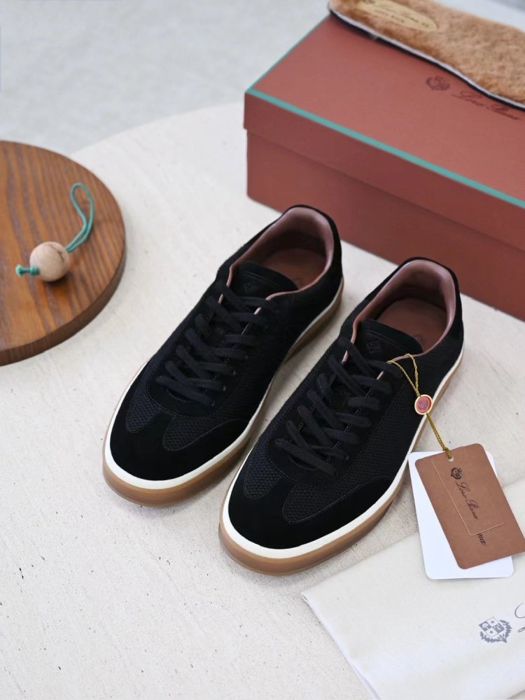 Кросівки чоловічі