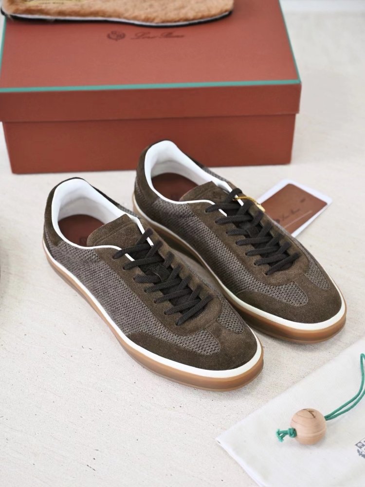 Кросівки чоловічі