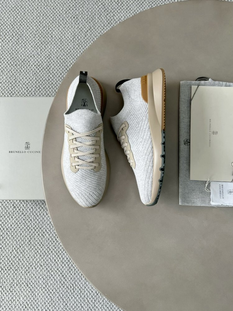 Кросівки чоловічі