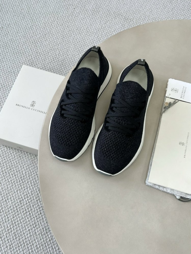 Кросівки чоловічі