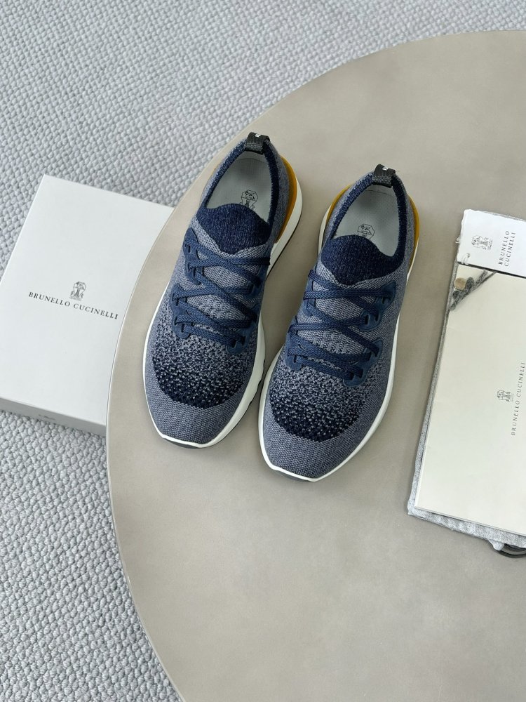 Кросівки чоловічі