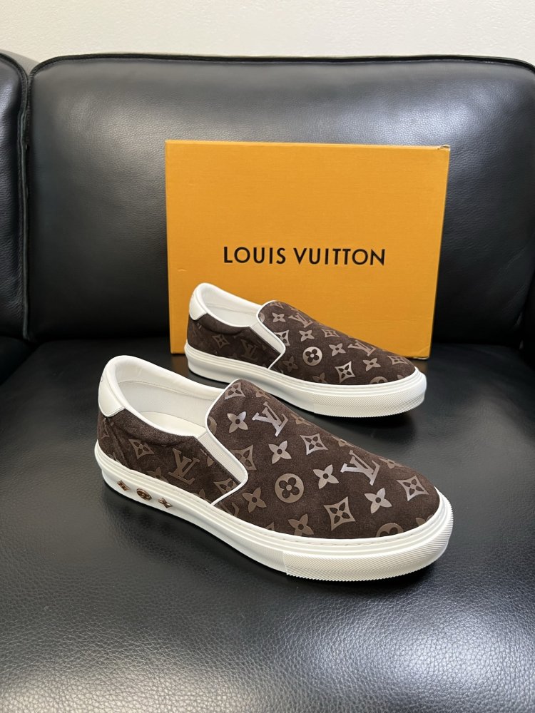 Кросівки чоловічі