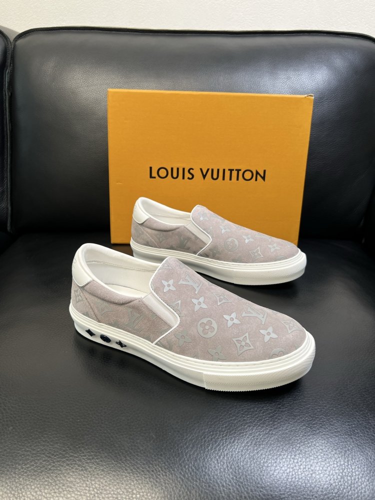 Кросівки чоловічі