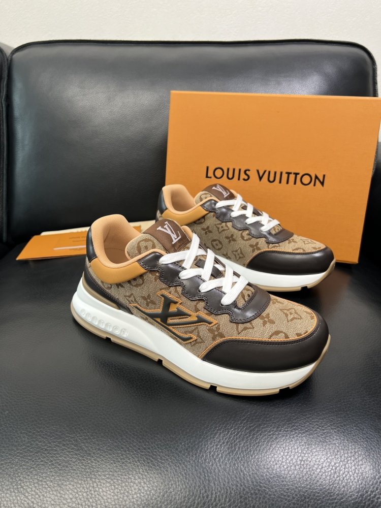 Кросівки чоловічі