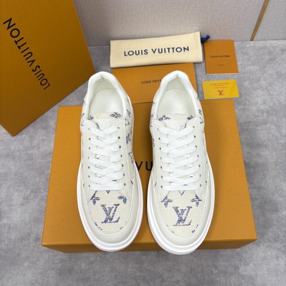 Кросівки чоловічі