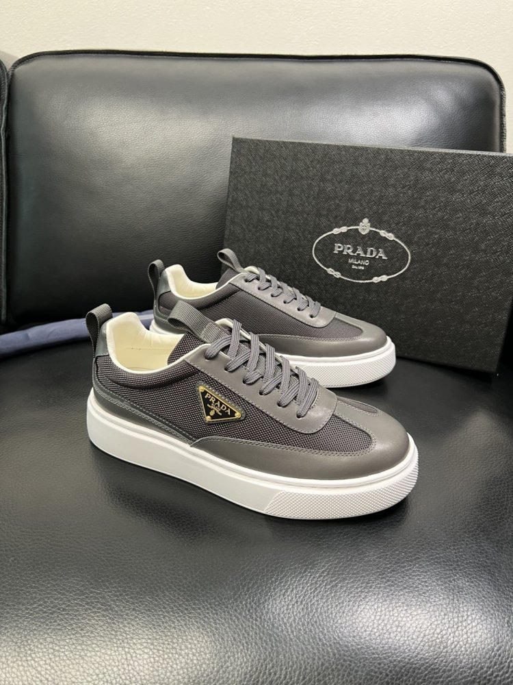 Кросівки чоловічі