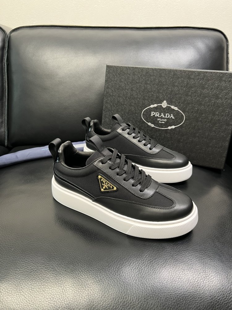 Кросівки чоловічі