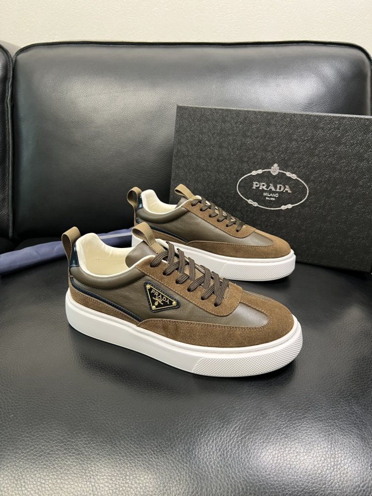 Кросівки чоловічі