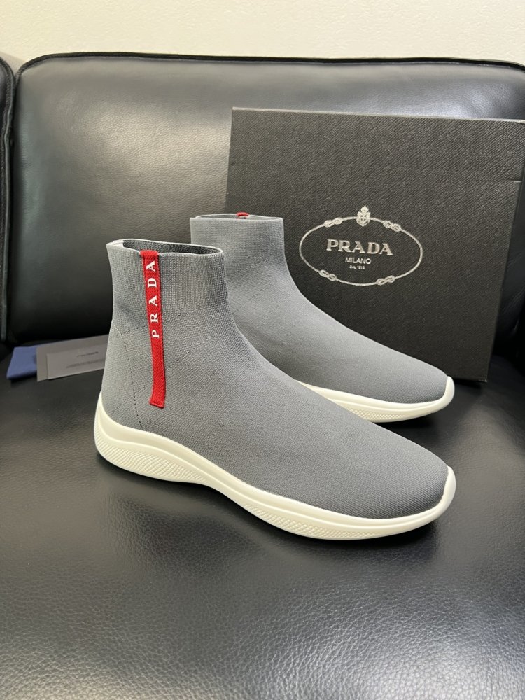 Кросівки чоловічі