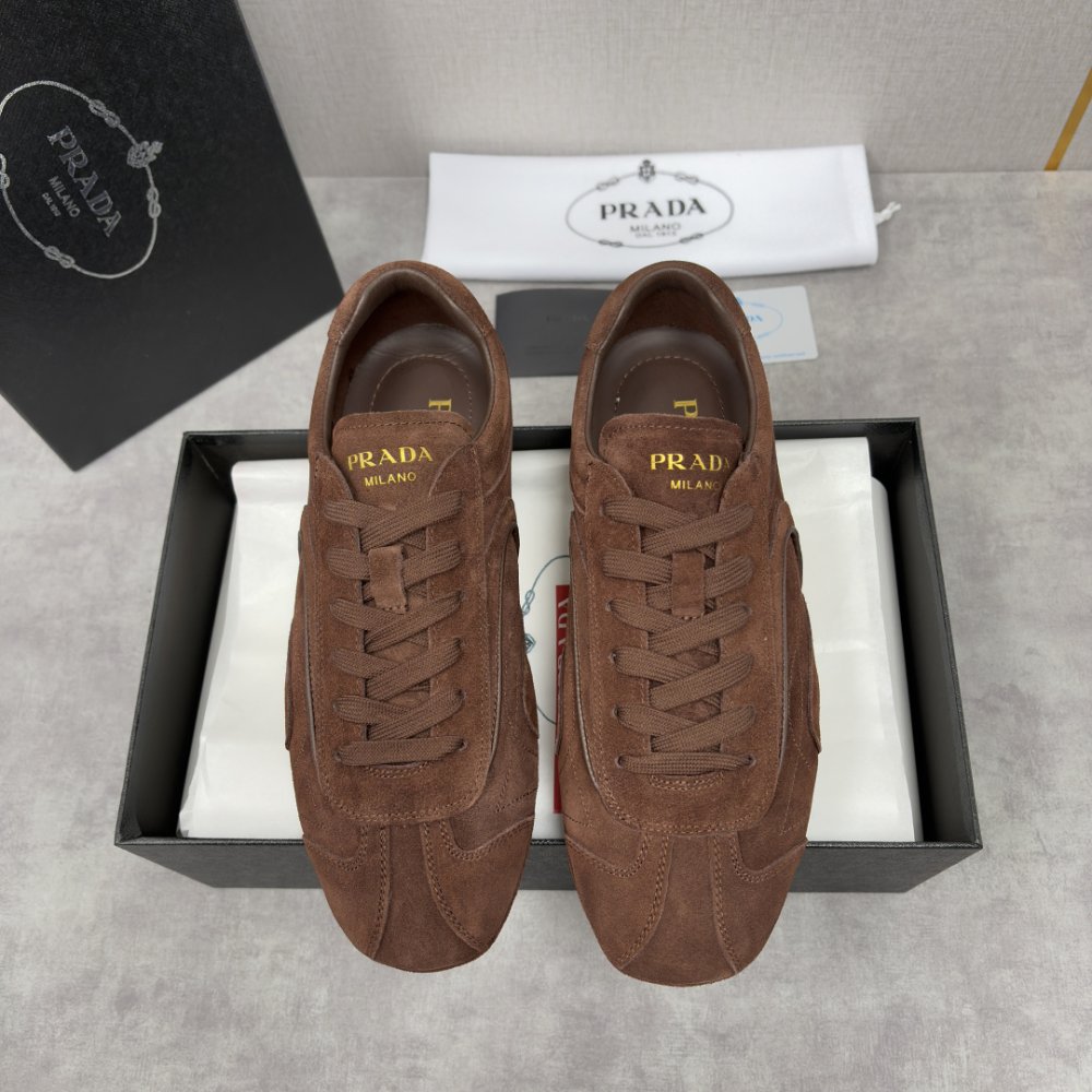 Кросівки чоловічі