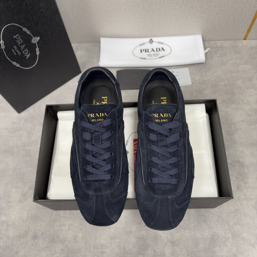 Кросівки чоловічі