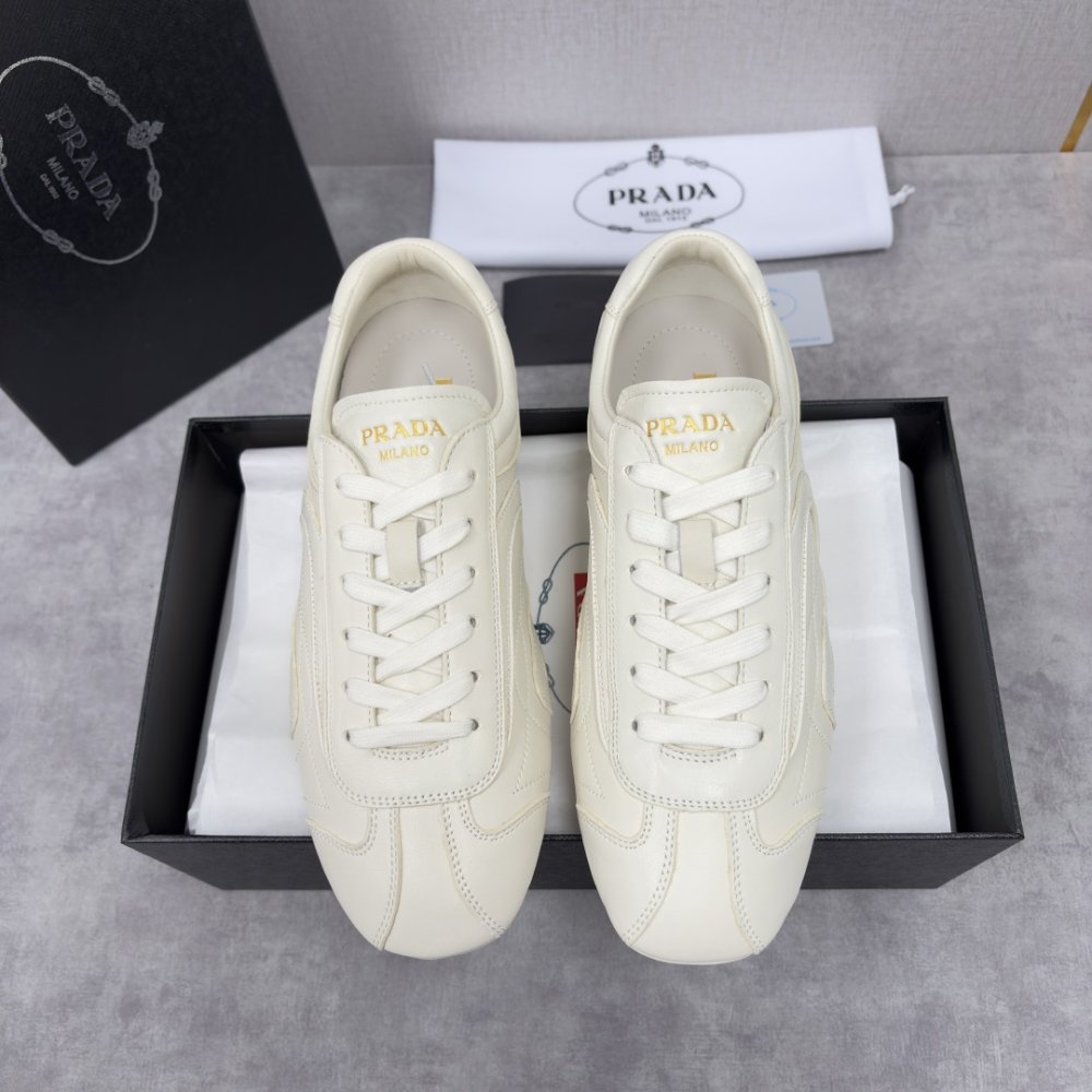 Кросівки чоловічі