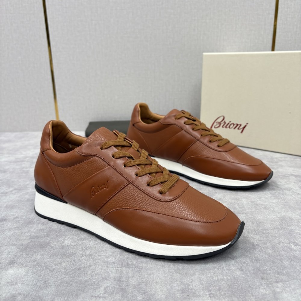 Кросівки чоловічі