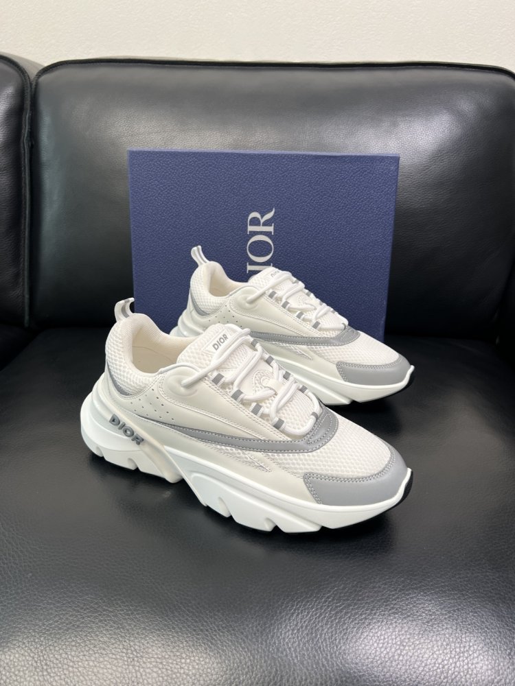 Кросівки чоловічі