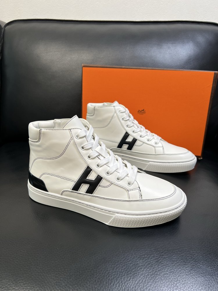 Кросівки чоловічі