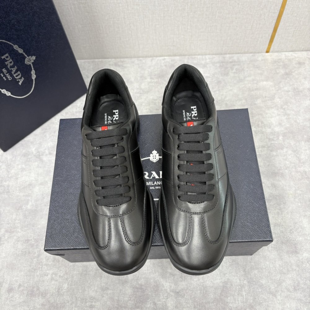 Кросівки чоловічі