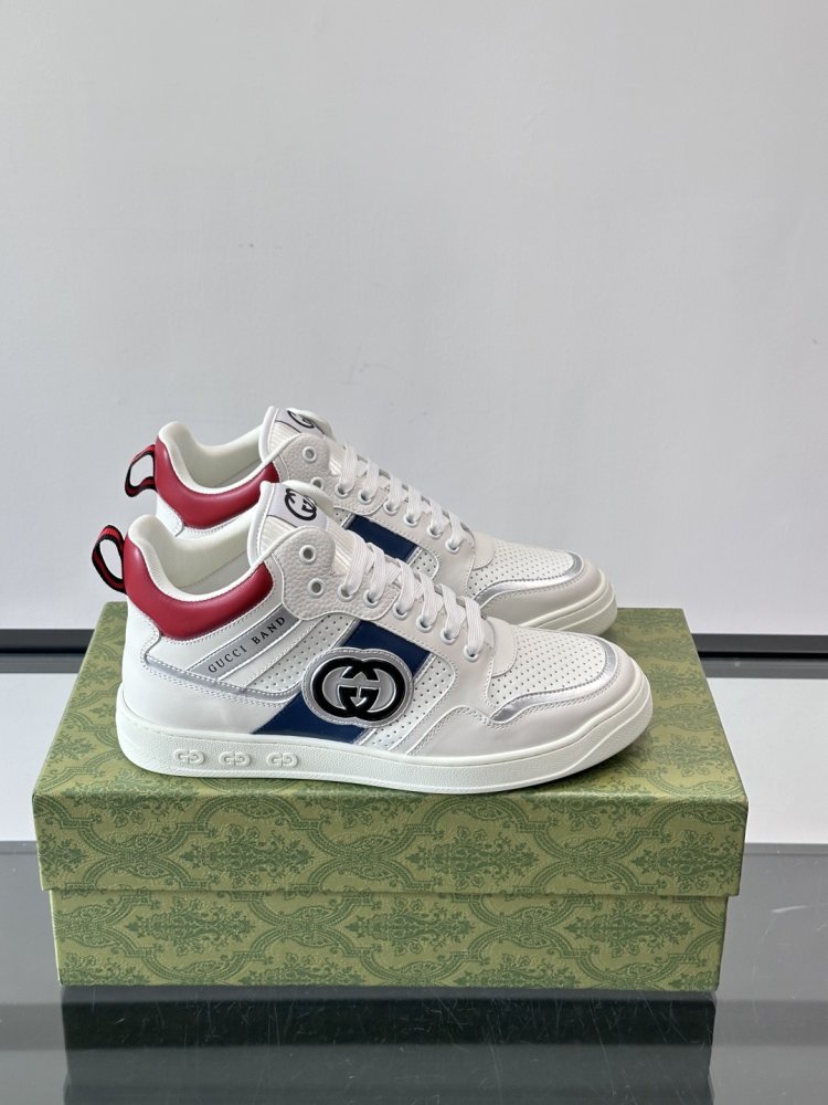 Кросівки чоловічі