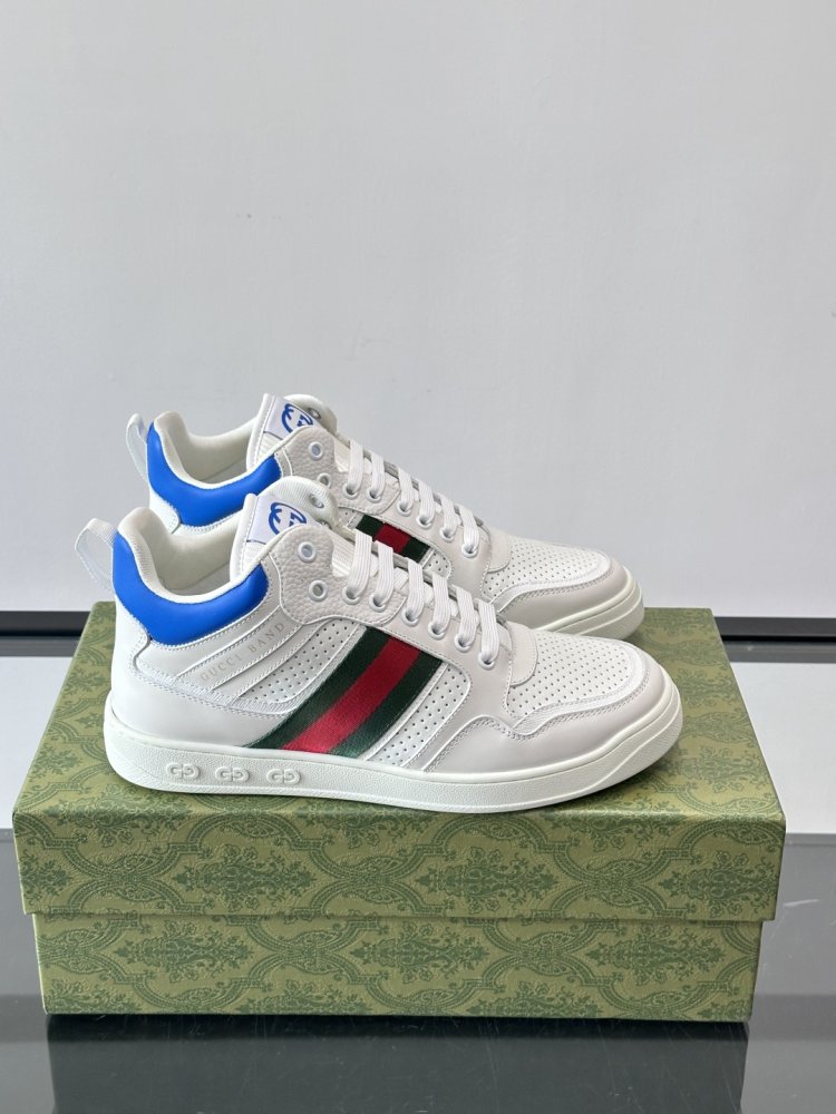 Кросівки чоловічі