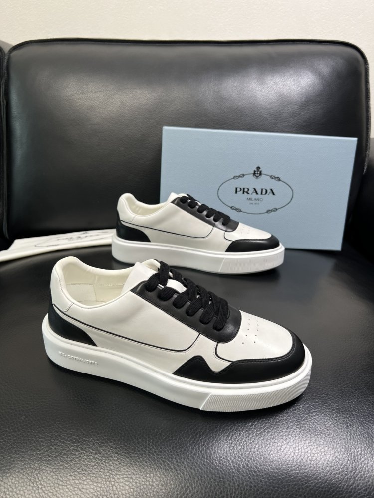 Кросівки чоловічі