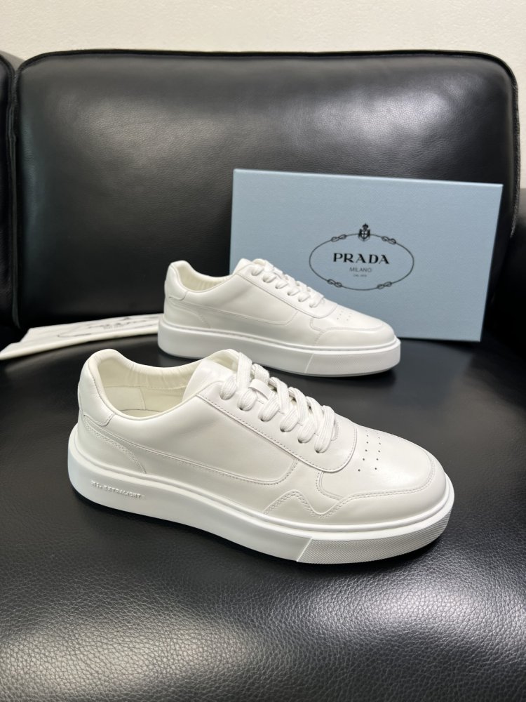 Кросівки чоловічі