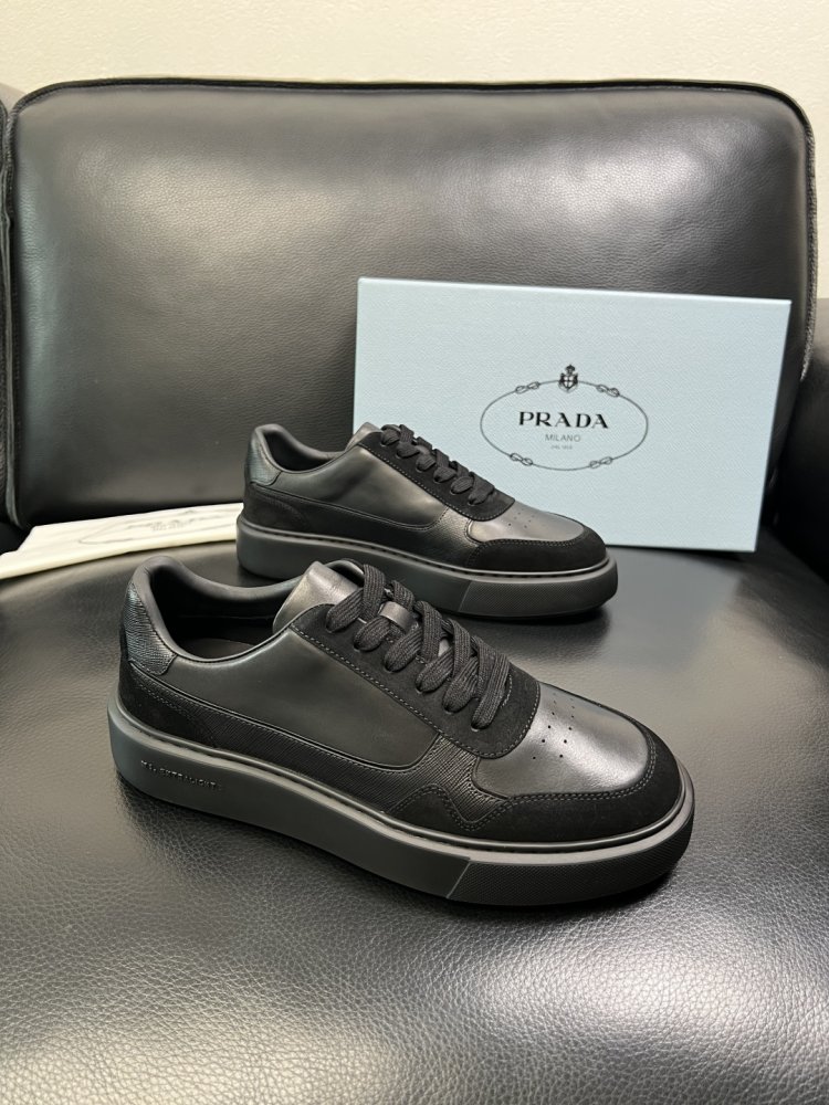 Кросівки чоловічі