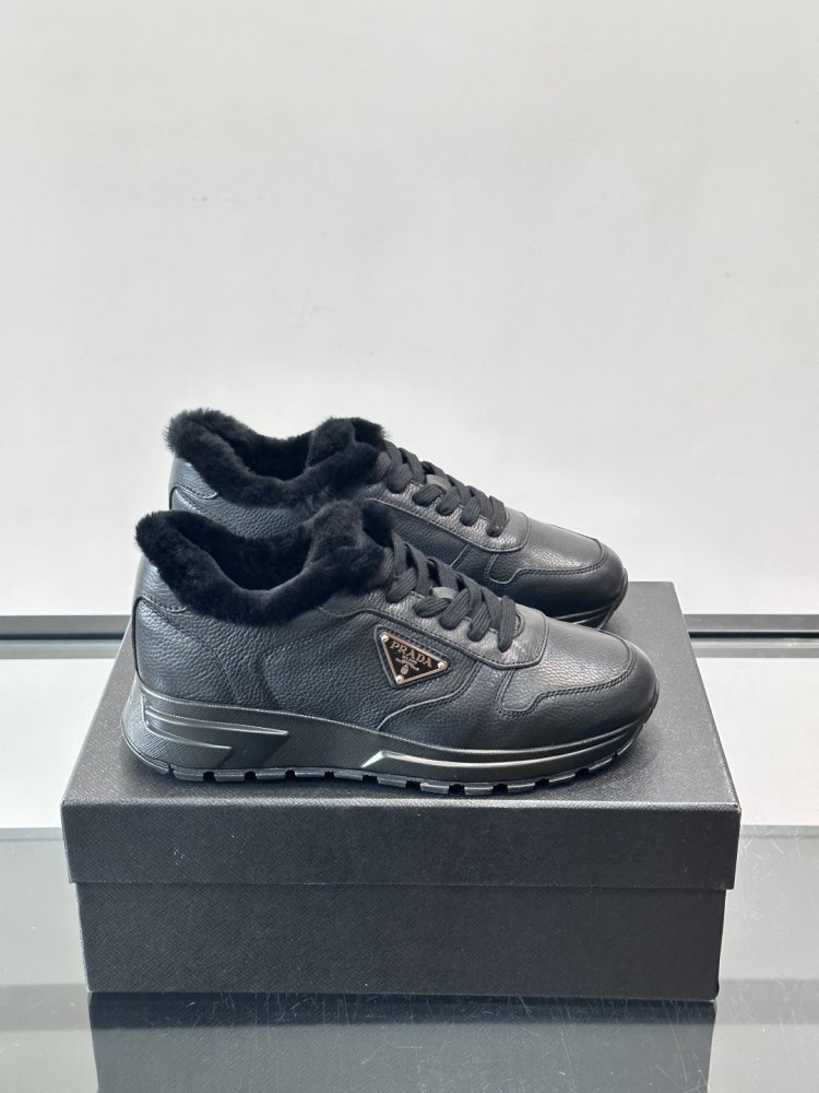 Кросівки чоловічі