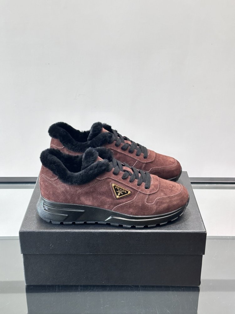 Кросівки чоловічі