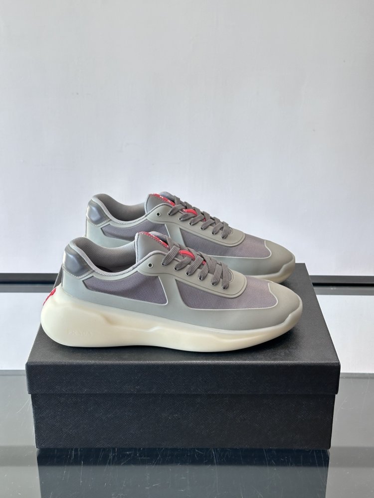 Кросівки чоловічі