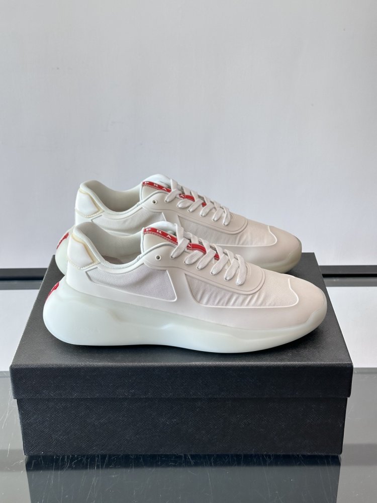 Кросівки чоловічі