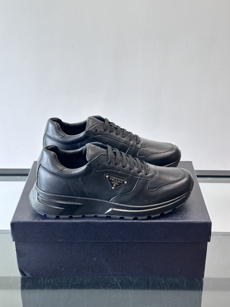 Кросівки чоловічі