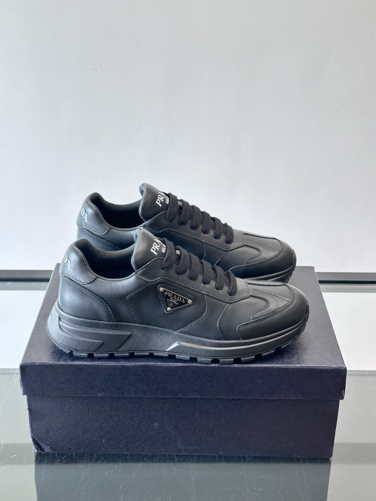 Кросівки чоловічі