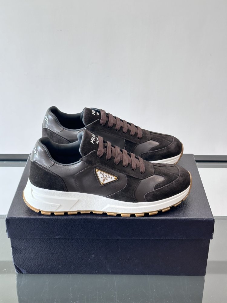 Кросівки чоловічі