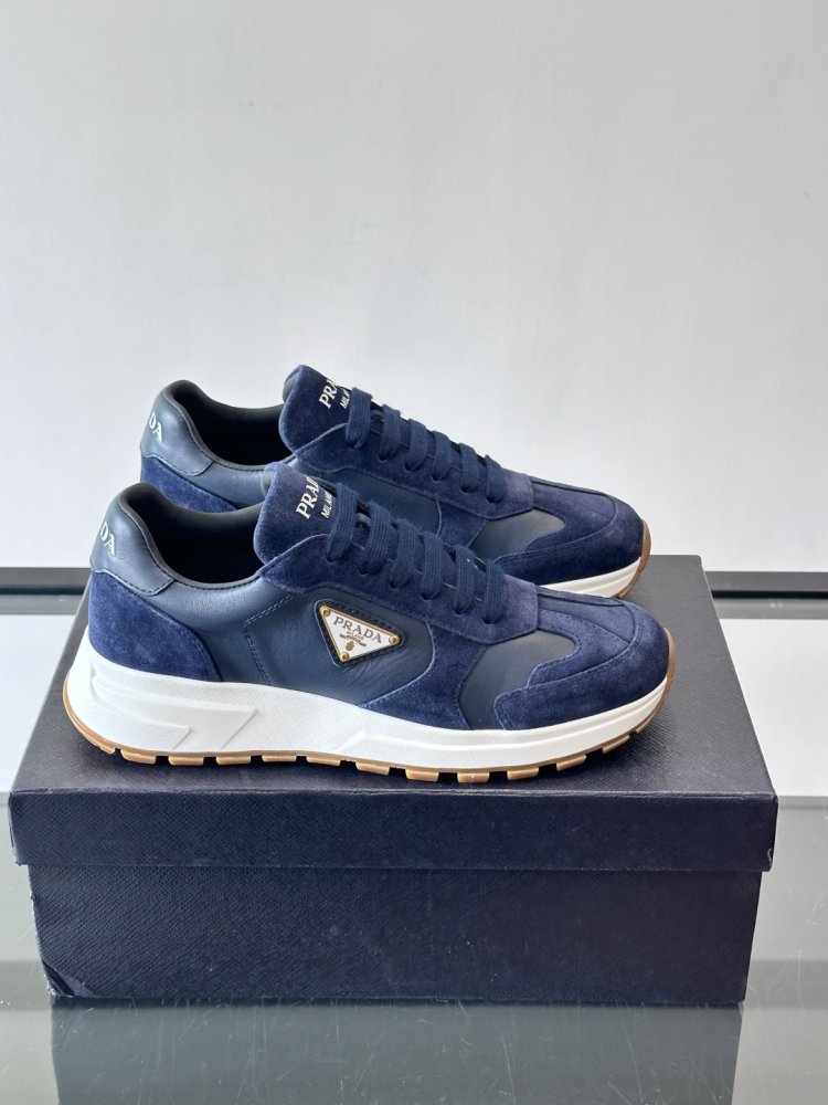 Кросівки чоловічі