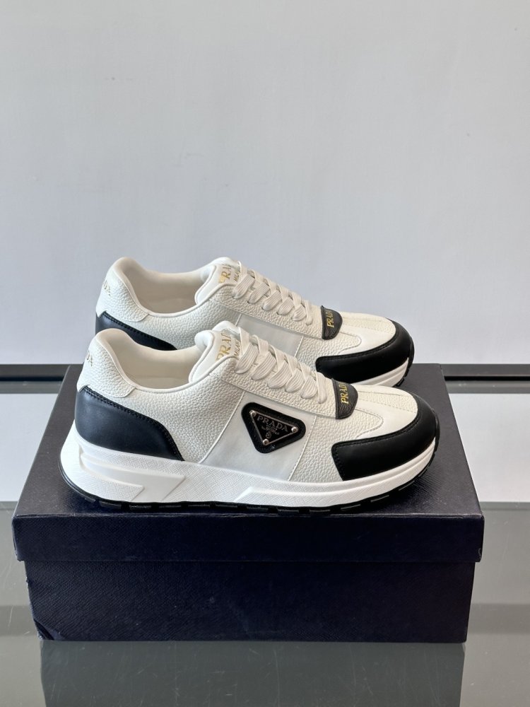 Кросівки чоловічі