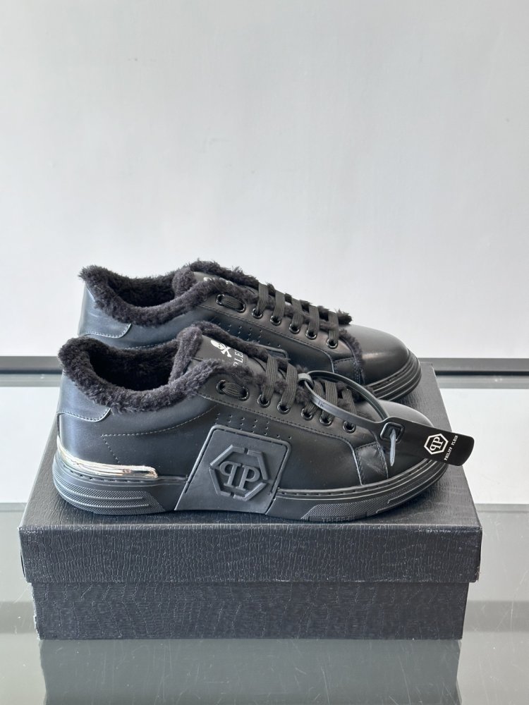 Кросівки чоловічі