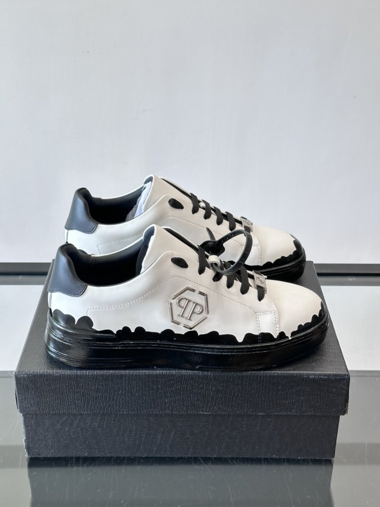 Кросівки чоловічі